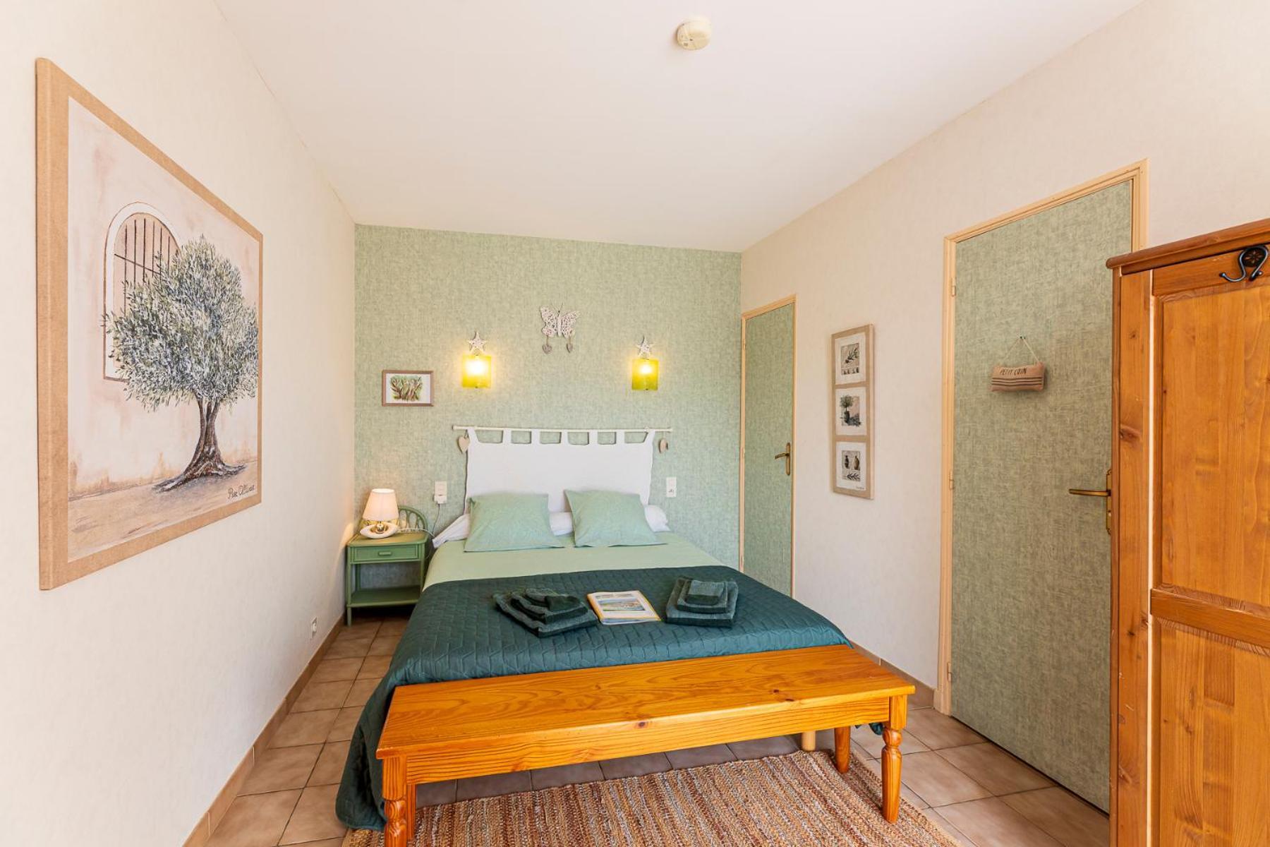 La Bastide Des Roses Bed and Breakfast Saint-Julien-d'Asse Buitenkant foto